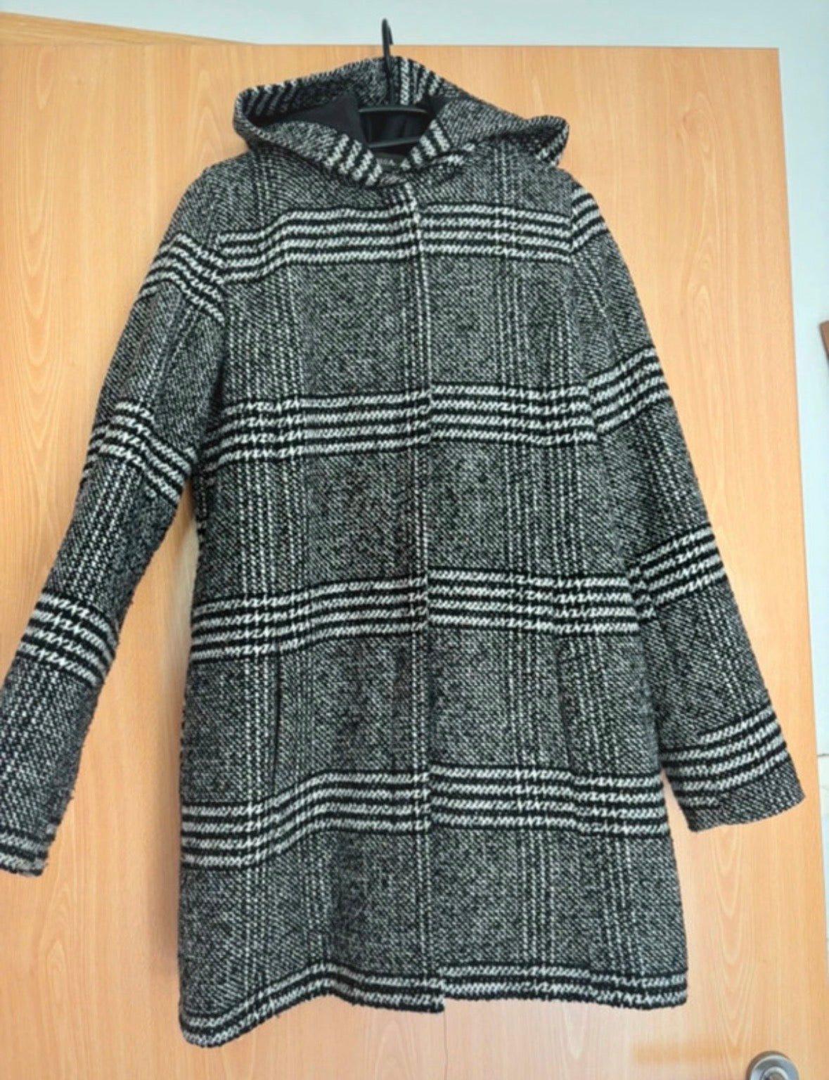Takko Fashion Karierter Mantel mit Kapuze – Größe S