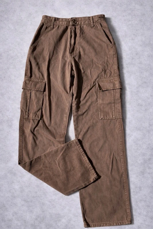 Stradivarius Cargo Hose braun – Größe XS
